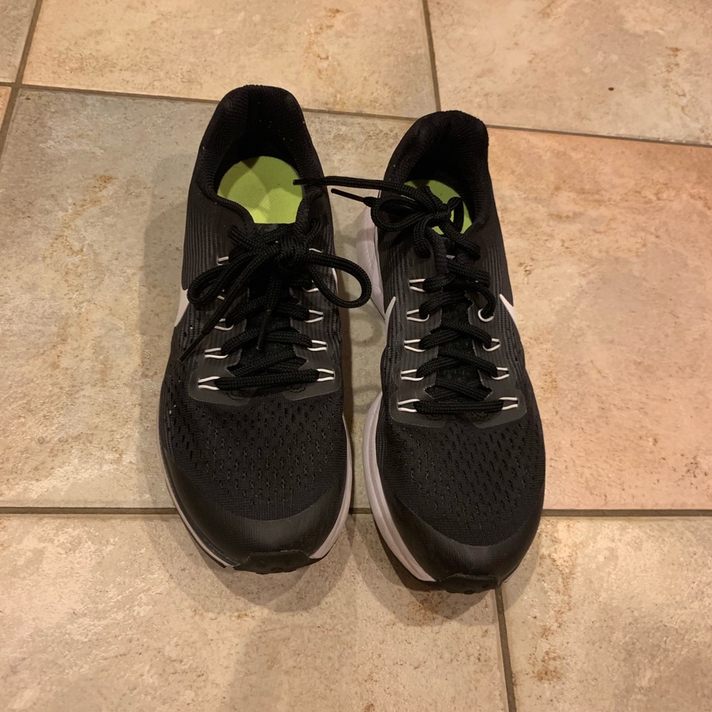 Women’s size 8 Nike Zoom Pegasus 34